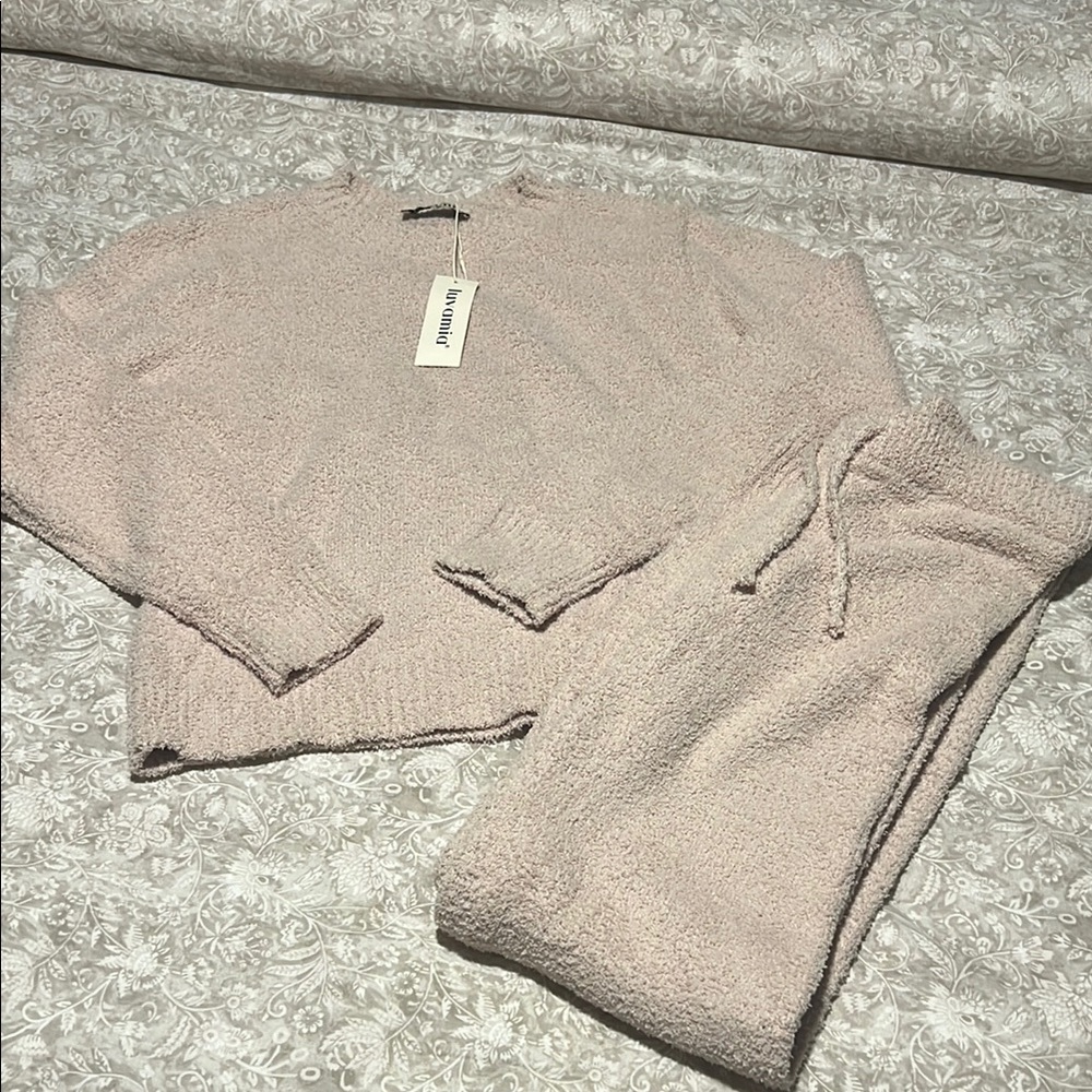 Barefoot Dreams Style Matching Set